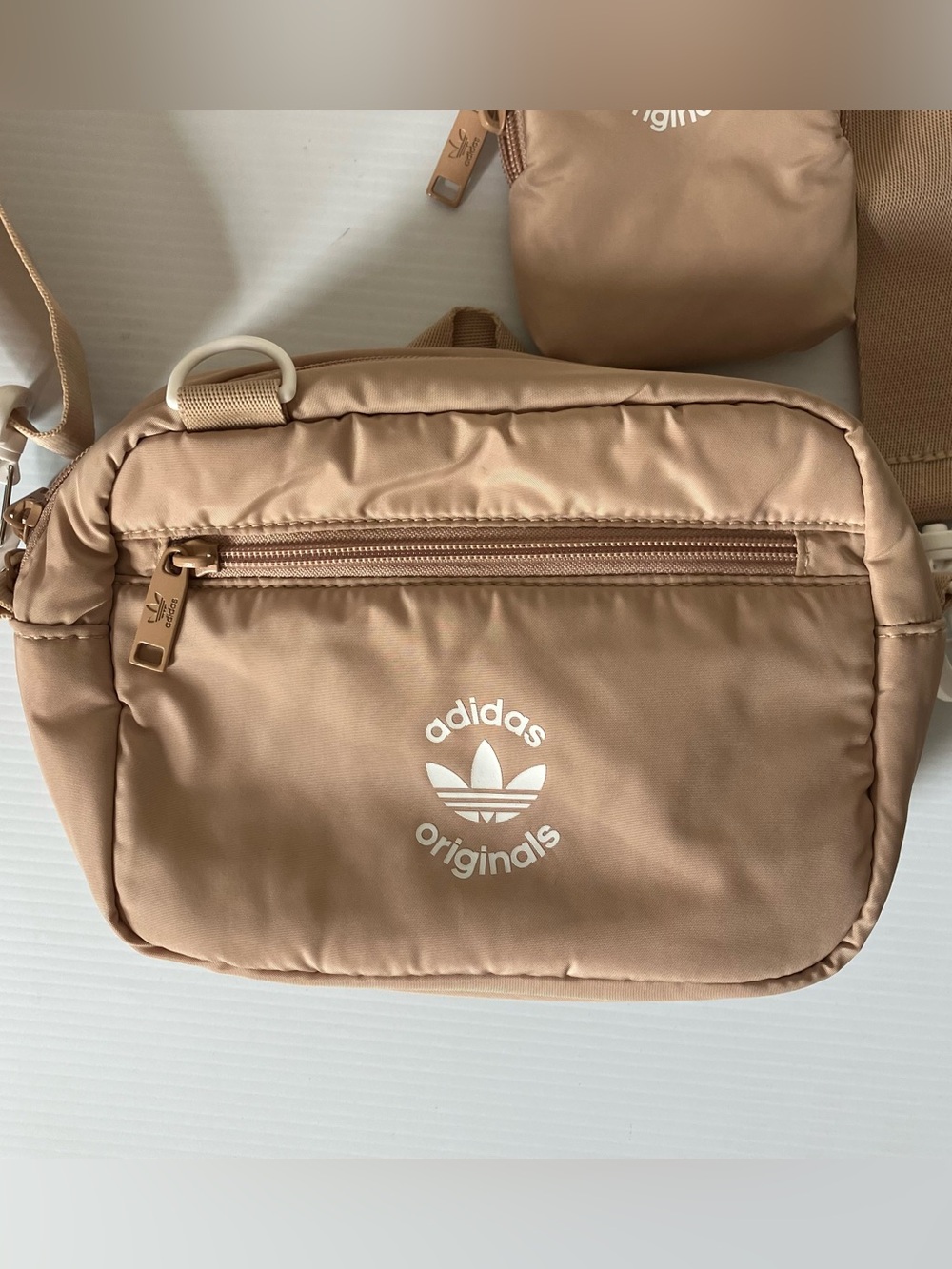Adidas Originals Puffer Crossbody Bag Beige Neutral Nylon Mini Utility Bag - Picture 4 of 10